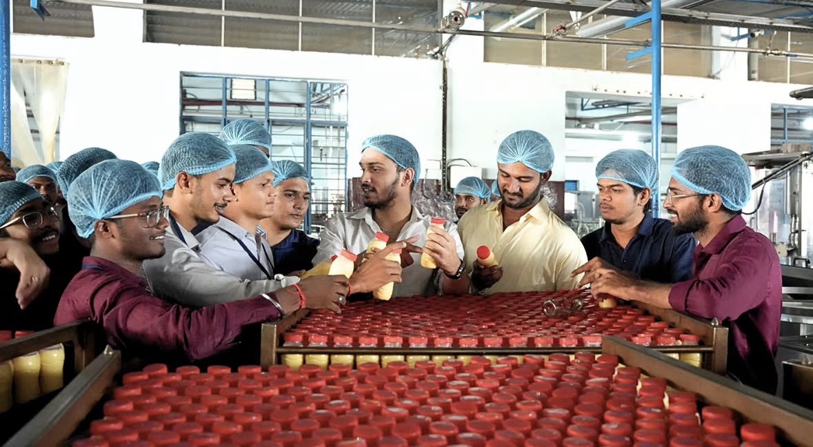 VJIM students at Masqati Dairy