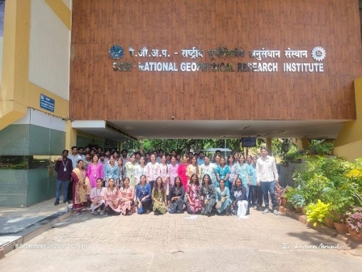 Students visiting CSIR-NGRI